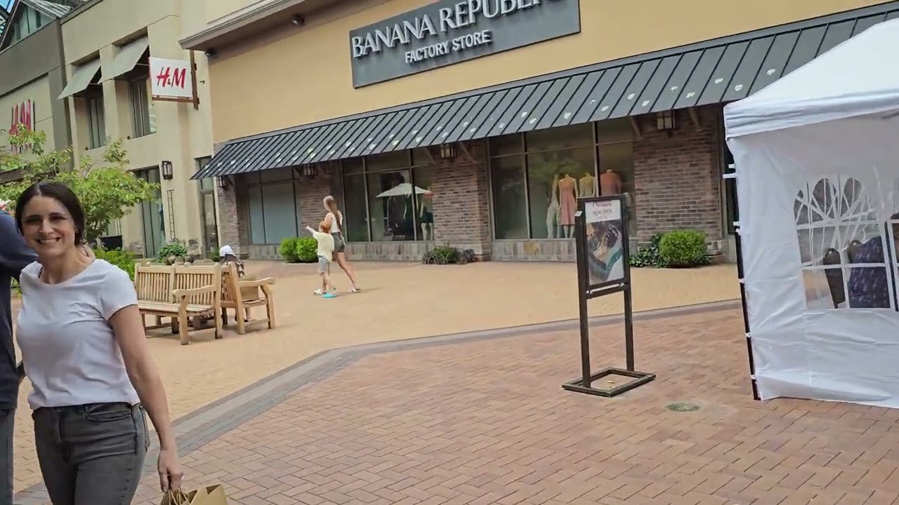 Outlets on Traverse Mountain on Mother's Day