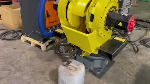 FANUC ROBOT: Oil change at UsedRobotsTrade