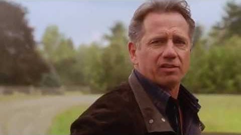Smallville 5x06 - Senator Jennings visits the Kent farm