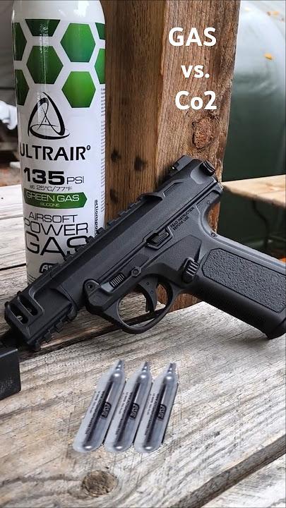 #GBB vs. #Co2 airsoft replicas: Why I think gas powered airsoft pistols are the better choice