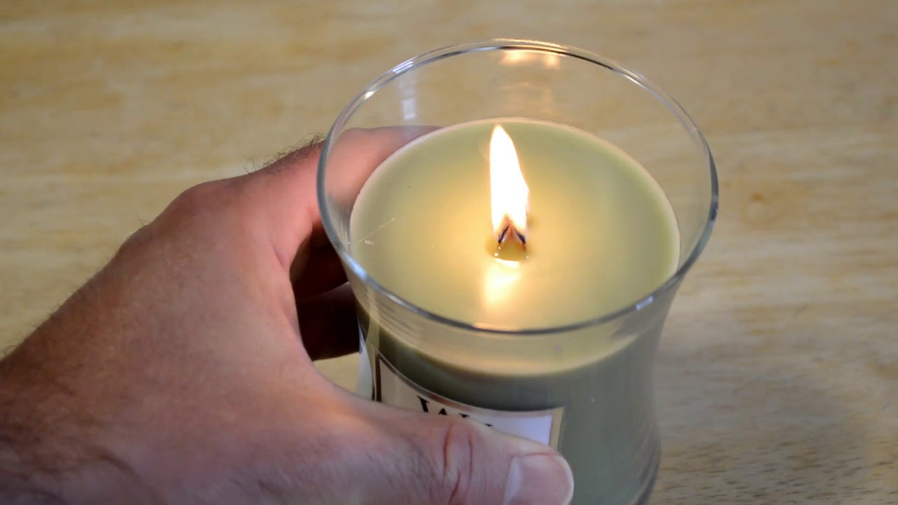 Crackle Applewood Candle By WoodWick Review 