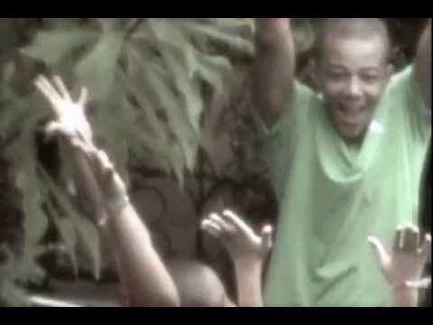 Martelly et Famille(Noel triste-Noel bel)