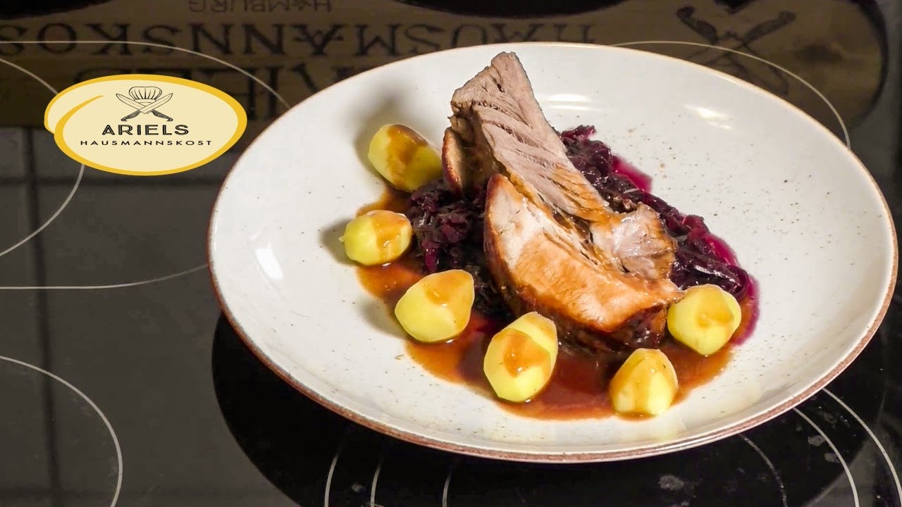 Dicke Rippe so wie bei Oma mit Soße, Rotkohl und Salzkartoffeln, Hausmannskost,