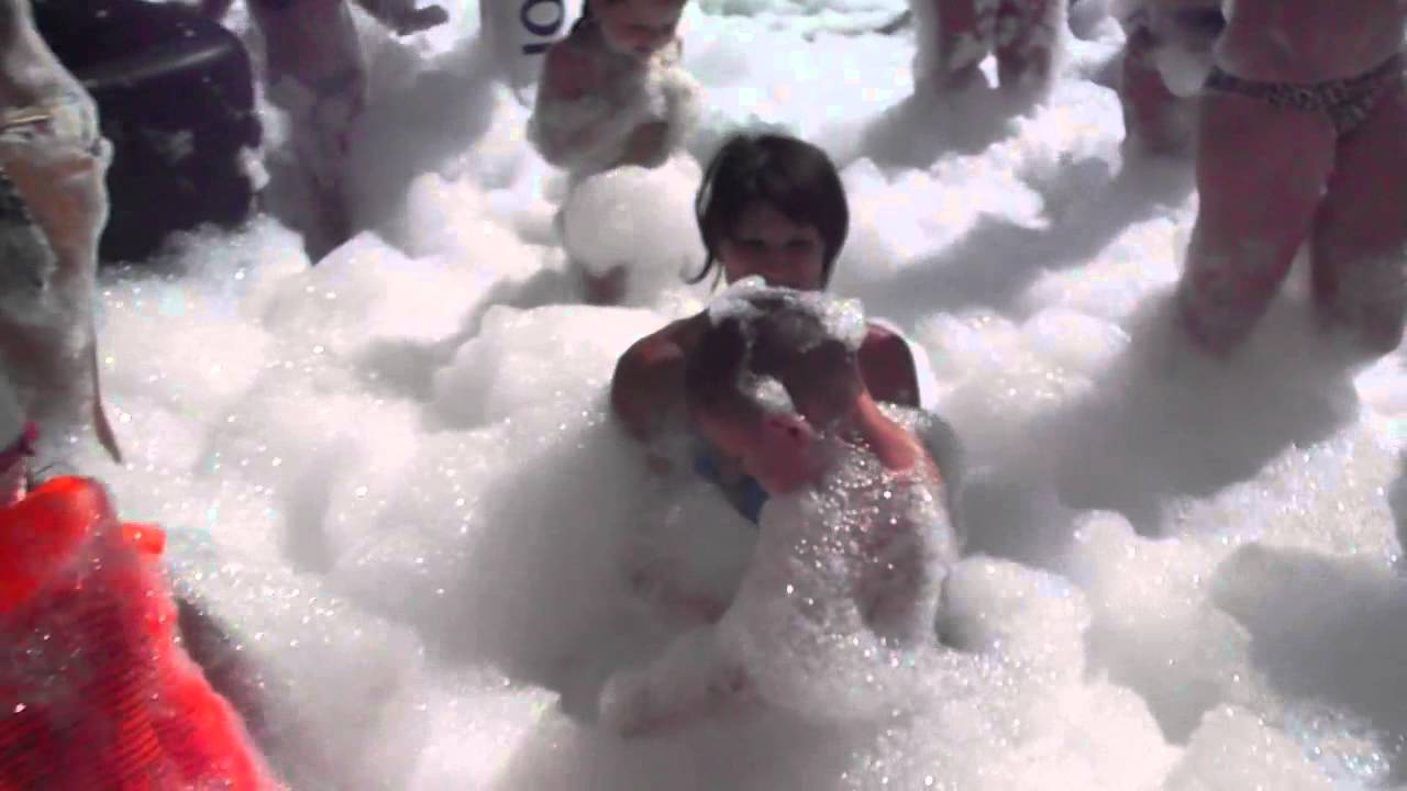 Children bathe/Дети купаются/Bubble bath