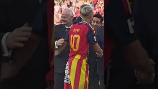 TRUMP PRESENTS WORLD CUP MEDALS AS SPAIN CLAIMS TITLE OVER ARGENTINA