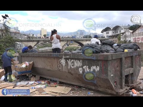 Hondureños malviven comiendo de la basura - YouTube