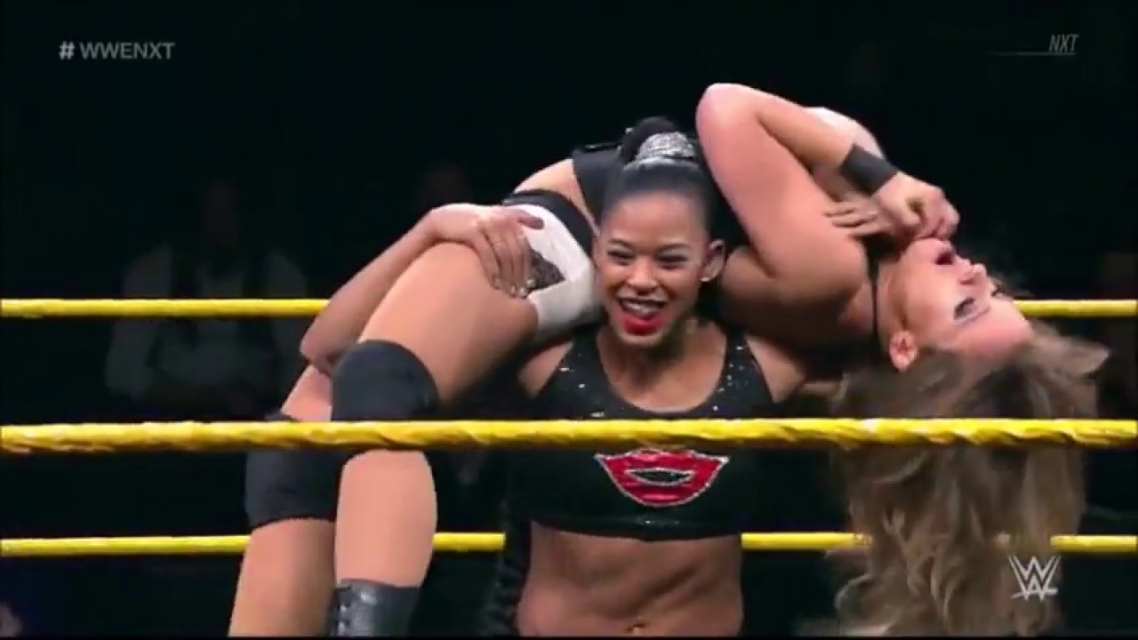 Bianca Belair- Argentine Backbreaker Rack Facebuster - YouTube.