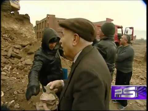 იულონ გაგოშიძე განადგურებულ სამარხზე