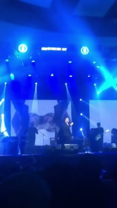 LABIRIN - TULUS (LIVE) #tulus #tulushatihatidijalan #tulusongs #storywa #storywa30detik #story