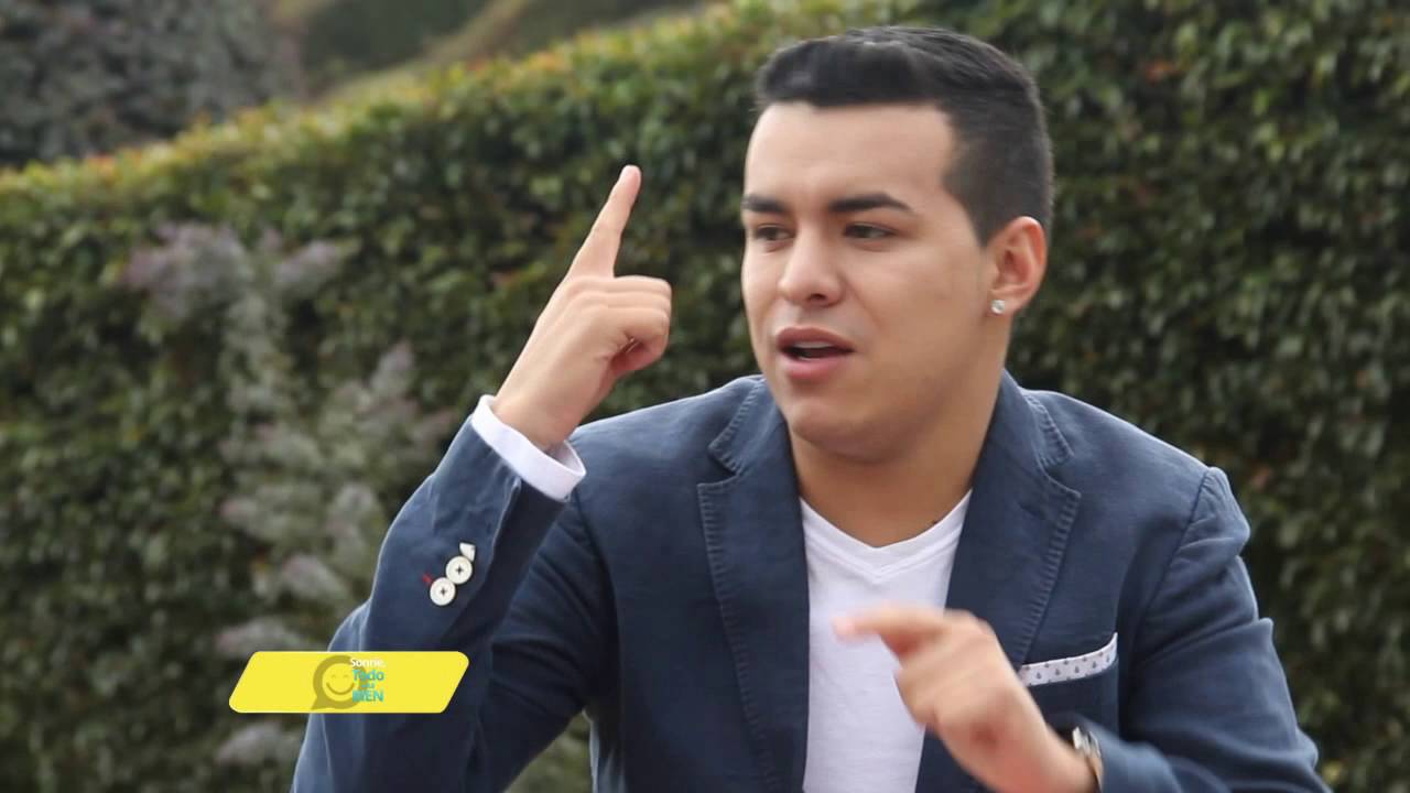 YEISON JIMÉNEZ TRABAJANDO EN  CORABASTOS  BOGOTÁ , ASÍ EMPEZÓ SU TRAYECTORIA ARTISTICA