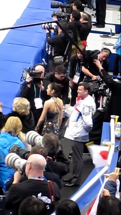 Pretty Korean Yuna Kim waiting her turn