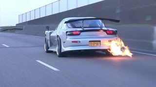 Mazda RX-7 Spitting Huge Flames from Exhaust!