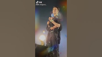 EXO last concert | Sehun crying | Baekhyun hugging Sehun | Suho and Sehun | #EXOlastconcert |