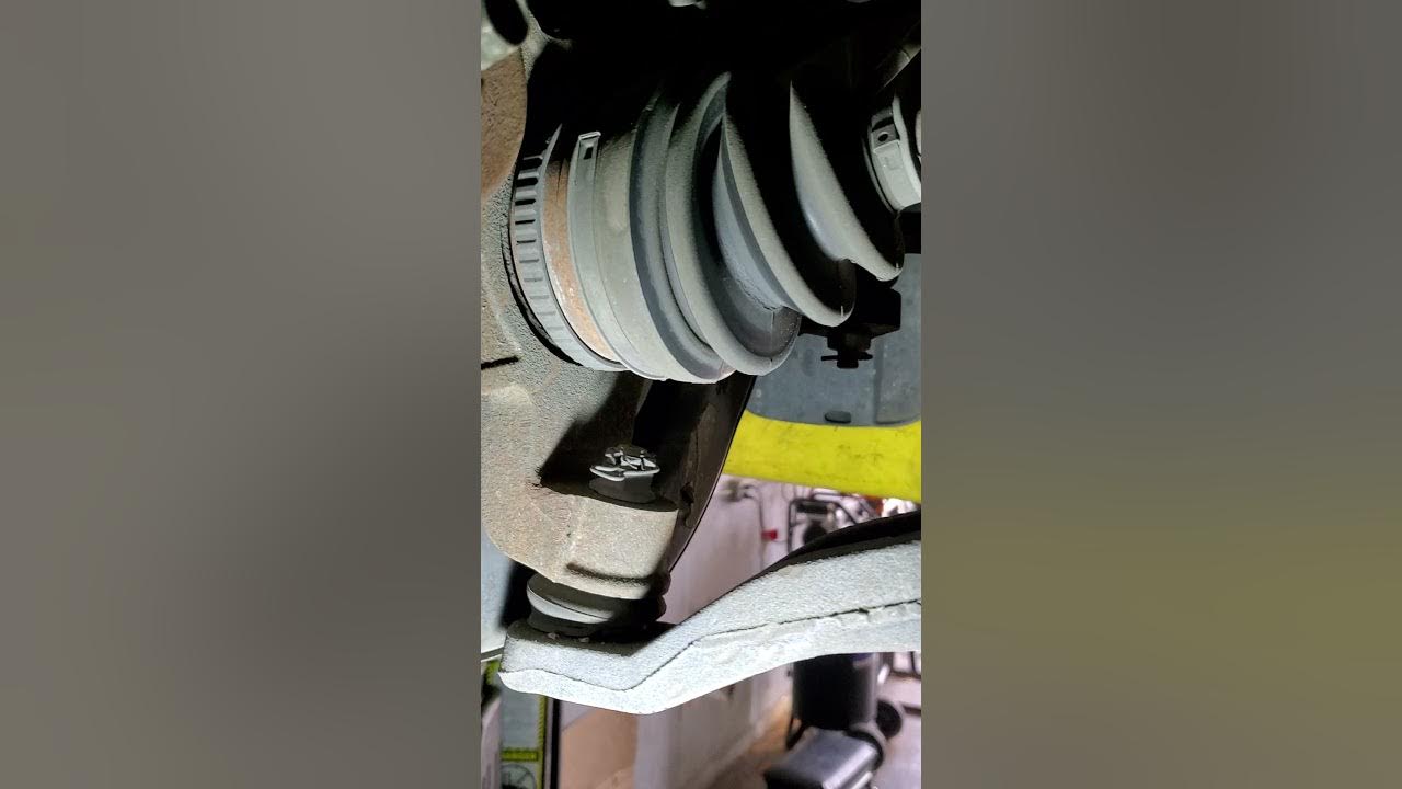 2004 honda pilot CV Axle issue - YouTube