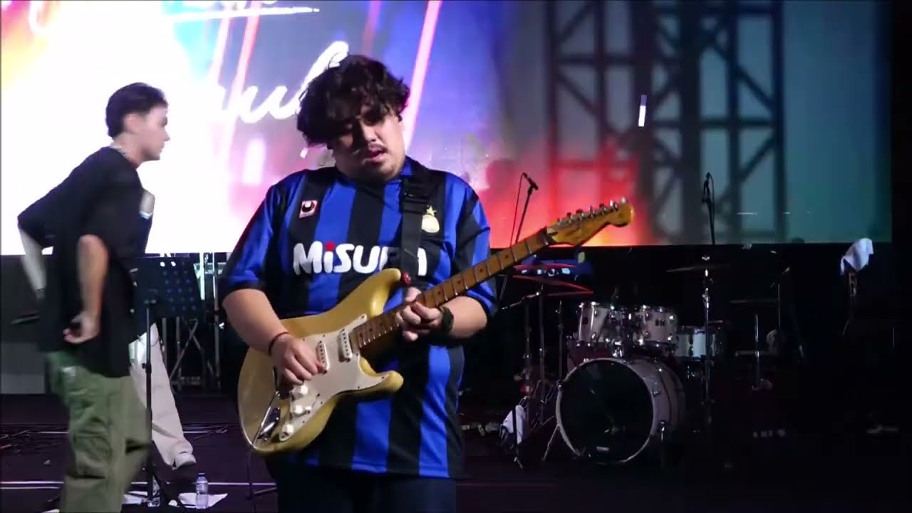 Nyoman Paul - Melompat Lebih Tinggi (Live from FUTSAL SERIES Grand National Championship)