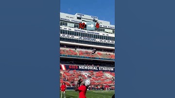 Julian Sayin and Jeremiah Smith warm up