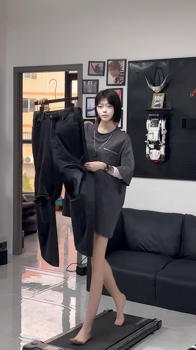 Beautiful Chinese Walking Fashion #douyin #tiktok #haochhea #shorts #subscribe #viralvideo