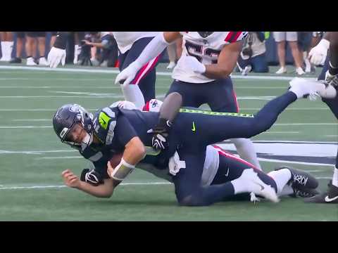 Sam Darnold Suffers Hip Injury vs Patriots