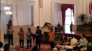 Penampilan Apik Bimbo di hadapan Jokowi