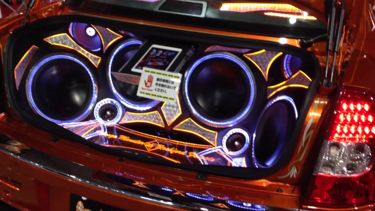 東京オートサロン 300c ウーハー 重低音 高音質 Youtube