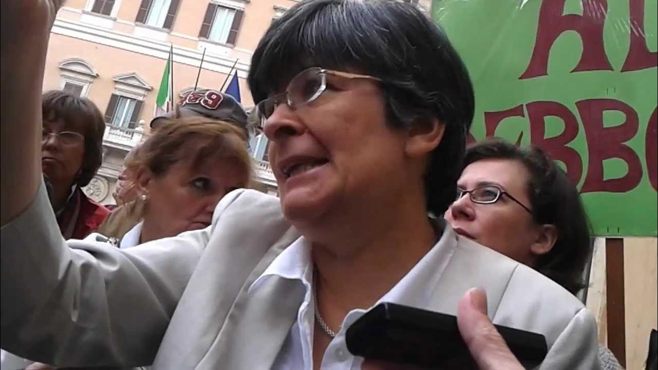 il sottosegretario maria cecilia guerra risponde a colangelo - YouTube