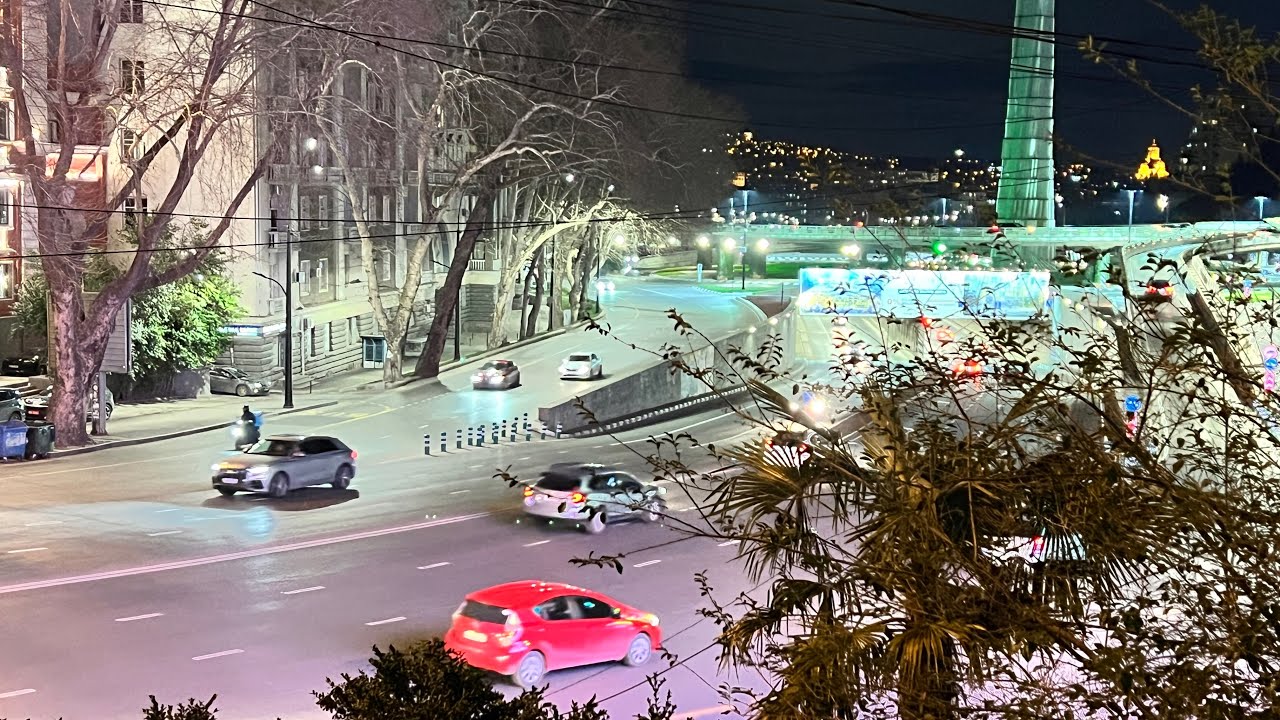 Тбилиси. Маршрут с Авлабарской площади по проспекту Руставели на площадь Героев. 