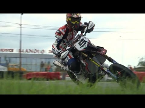 Video: Adrien Chareyre, campion mondial la Supermotard 2011