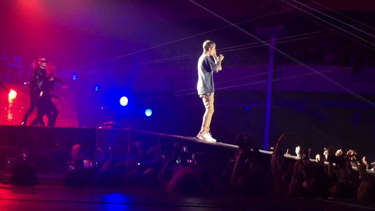 Justin Bieber - As long as you love me (live Frankfurt 2016) - YouTube