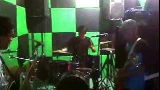 Leg To Decay jamming