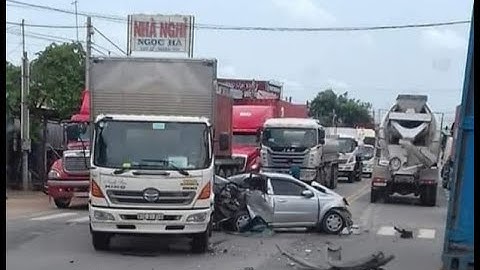 Những pha lấn làn vượt ẩu của tài xế khiến người xem thót tim