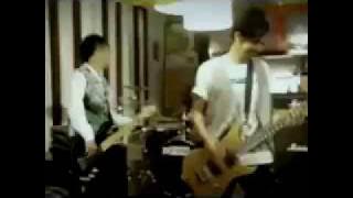 D'Flow cinta pertama