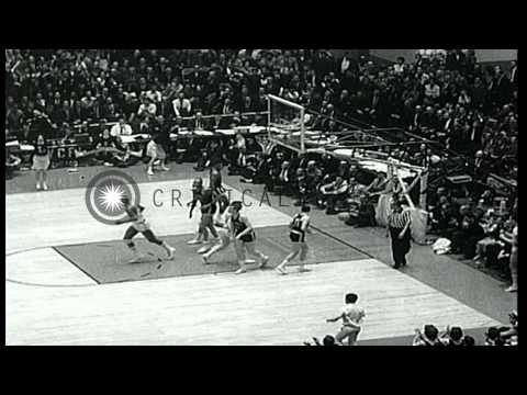 Championship game between Loyola and Cincinnati in Men's Division I Basketball to...HD Stock Footage