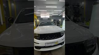 Оклейка хромированных элементов кузова и атермальной пленкой авто Jeep grand cherokee