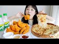 1kg 치즈폭탄피자와 핫뿌링클 치킨 먹방 _ 나홀로 연말파티!🧀🔥직접 뿌링클 치킨 만들기 :D