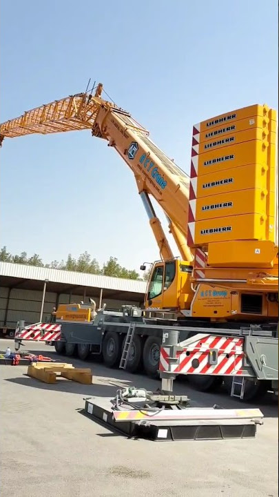 liebherr crane full caunter weight #mobilecrane #liebherr #shots #video #viral