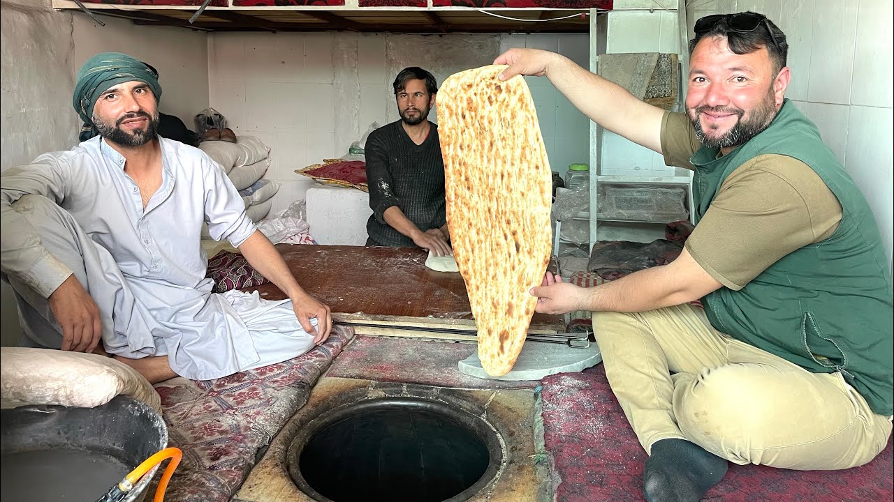 Ramadan gift for a  kind bakery! It's #unbelievable #kindnessstory t He is so kind!