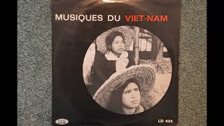 Musiques Du Viet Nam - Full Album - Vinyl Rip
BAM – LD 5434
BAM – LD 434
Série Club
Musique Du Viet-Nam
A1 Ngu Cung, Dao
A2 Sa Mac
A3 Ngu Doi Ha
A4 Qua Cau Gio Bay
A5 Co La
A6 Na Xuan
A7 Phong Xuy Trich Lieu
A8 Co Ban
Musique Moï Des Hauts-Plateau Du Viet-Nam
B1 Xylophones (Tatung)
B2 Cithare A Résonateur De Calebasse (Tingning)
B3 Le Carillon Hydraulique (Tang Koa)
B4 Cithare Sur Tuyau De Bambou (Roding)
B5 Gongs (Gok) Et Tambours (Goor)
B6 Orchestre De 12 Gongs (Tong-Tieng) DUn Tambour (Gorr) Et De 3 Crotales (Rong Ruyh)
B7 Cithare A Résonateur De Calebasse (Bro)
B8a LOrgue A Bouche (Kom Boat)
B8b Guimbarde (Toung)
B9 Le Pah Pung
B10 Gings (Gok) Et Tambours (Gorr)
Musique Du Viet Nam
A1 Ngu Cung, Dao = Renversement Des Cinq Tons
A2 Sa Mac = Chant Du Désert
A3 Ngu Doi Ha = Les Cinq Réponses, Deuxième Pièce
A4 Qua Cau Go Bay = Au Passage Du Pont, Le Vent Me LA Enlevé
A5 Co La = LAigrette Plane
A6 Nam Xuan = Le Printemps Méridional
A7 Phong Xuy Trich Lieu = Le Vent Souffle Et Fait Courber Le Saule Pleureur
A8 Co Ban = Pièce Ancienne
Musique Moï Des Hauts Plateaux Du Viet Nam
B1 Xylophones A 10 Et 15 Bambous (Tatung)
B2 Cithare A Resonateur De Calebasse - Chant DAmour
B3 Carillon Hydraulique
B4 Cithare Sur Tuyau De Bambou
B5 Gong Et Tambours
B6 Gongs, Tambours, Crotale (Fete Des Morts)
B7 Cithare A Resonateur - Cithare Et Bouteille
B8 Orgue A Bouche - Guimbarde
B9 Pah Pung (De 8 Bambous)
B10 Sacrifice Du Buffle (Gongs Et Tambours)
Published By – Éditions DiscAz
Distributed By – Discodis
Printed By – Imprimerie Chaumès
Cover – R. Planet
Liner Notes – F. Laforest (tracks: B1 to B10), L. Berthe (tracks: B1 to B10)
Lute, Zither, Viol, Tambora, Vocals, Liner Notes, Directed By – Tran Van Khé (tracks: A1 to A8)
Monochord – Mai Thu (tracks: A1 to A8)
Photography By – Pic
Recorded By – Frantz Laforest (tracks: B1 to B10)
Vocals – Mme. Mong Trung (tracks: A1 to A8)
Released in a flipback cover.
Side B contains field recordings, side A is recorded in a studio.
#Vietnam #việtnam #folklore Musiques Du Viet Nam - Full Album - Vinyl Rip