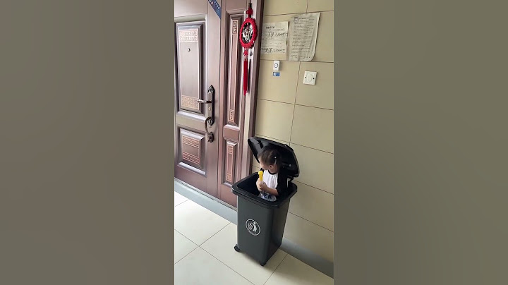 闺女躲在垃圾桶里吓爸爸！可真是个倒霉孩子！ #funny#萌娃 #funnybaby #cutebaby