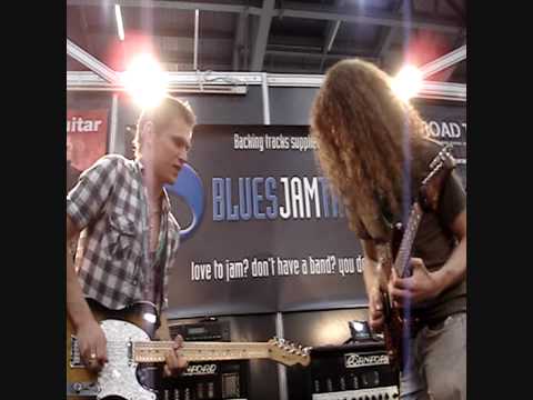 Guthrie Govan & Ben Poole Blues Jam