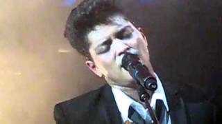 Bruno Mars - Talking To The Moon Live In Paris.