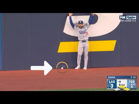 DRAMA IN TORONTO! The Blue Jays force Roki Sasaki out of the game in the 9th inning!