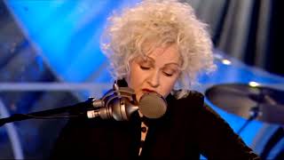 Cyndi Lauper - Time After Time (Live at TOTP UK 26/03/06)