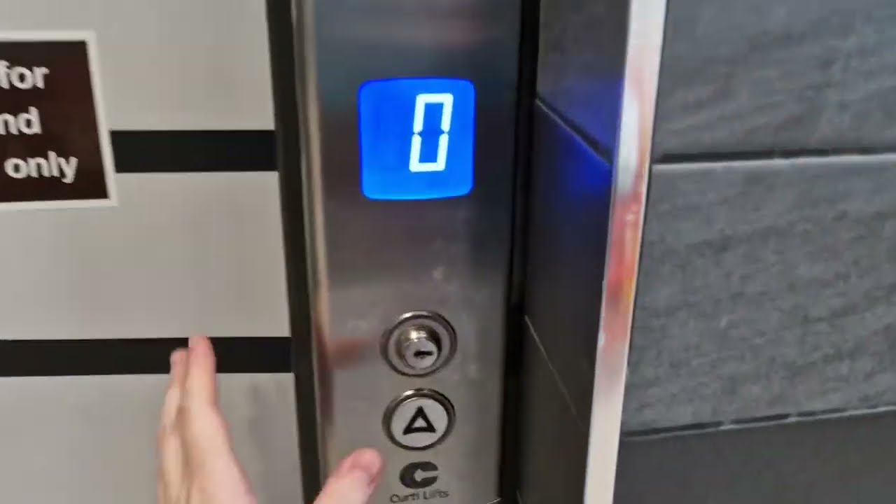 Curti Lift at McDonalds near Tesco Knocknagoney Belfast (Door close button fail!)