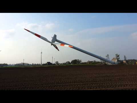 Demontage einer Windkraftanlage in Bocholt Hemden 02.05.2013