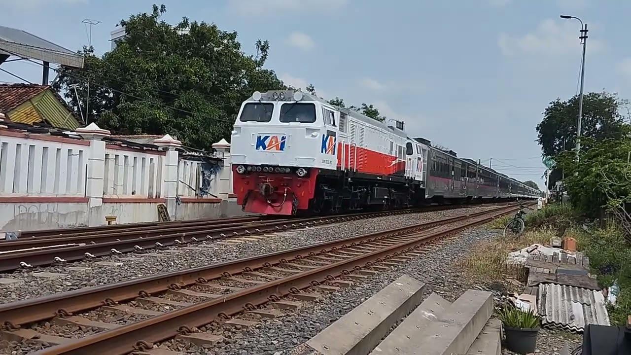 [CC206 S35 LANGKA] PERDANA CC 206 15 15 MENUJU JAKARTA BERDINAS KERETA API MATARAM