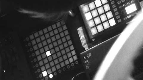 Maschine Mikro / Ableton Launchpad / X-Session Pro (Mellow Jam)