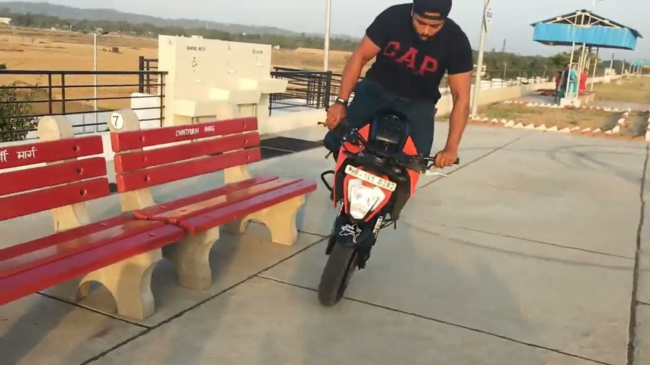 Monty Stunts ! KTM ! 