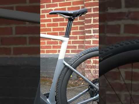 Video: 3T pristato „Exploro RaceMax Boost“e-žvyro dviratį