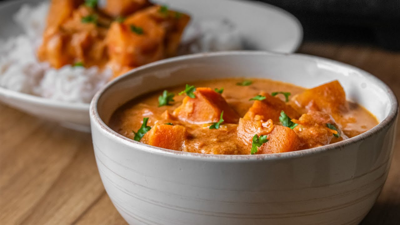 West African Peanut Stew with Sweet Potatoes - Vegan Maafe Recipe - Easy Vegetarian