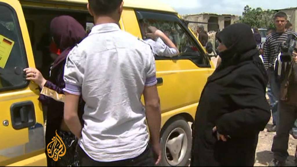 السوريون الفارين يخشون هجمات من قبل جماعات موالية للأسد